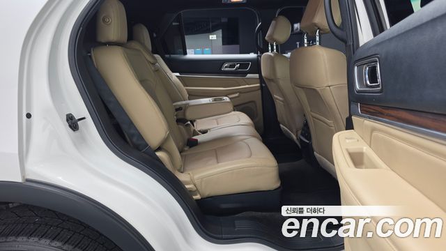 Ford Explorer 2016 — photo 12