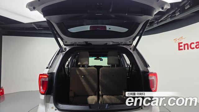 Ford Explorer 2016 — photo 20