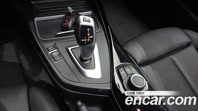 BMW 1-Series 2018 — photo 12