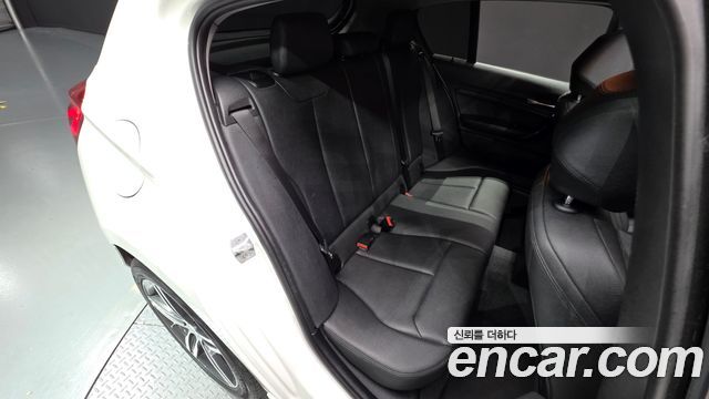 BMW 1-Series 2018 — photo 17
