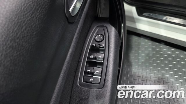 BMW 1-Series 2018 — photo 22