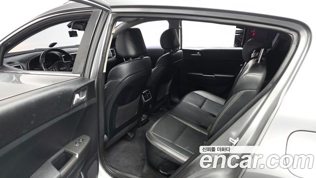Kia Sportage 2019 — photo 16