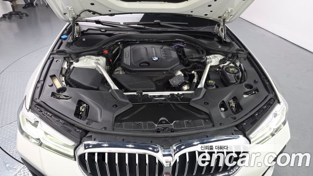 BMW 5-Series 2021 — photo 6