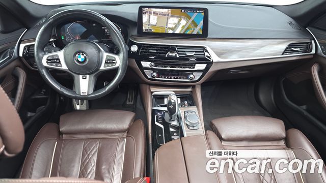 BMW 5-Series 2021 — photo 10