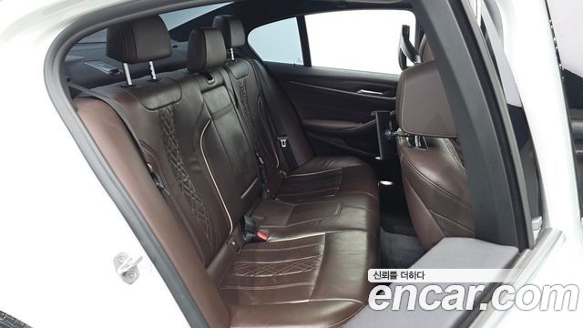 BMW 5-Series 2021 — photo 17