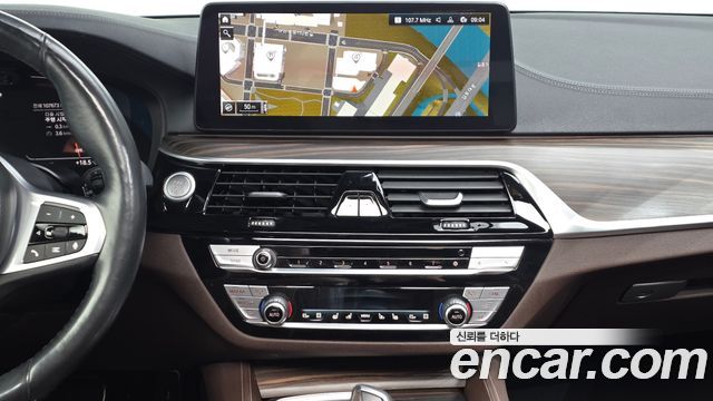 BMW 5-Series 2021 — photo 19