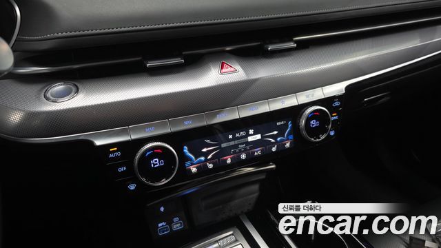 Genesis G80 2022 — photo 23