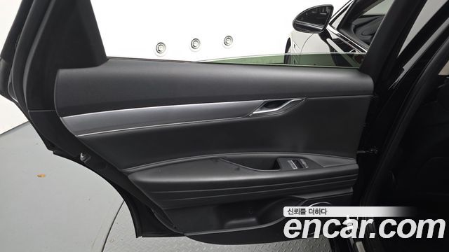 Genesis G80 2022 — photo 15