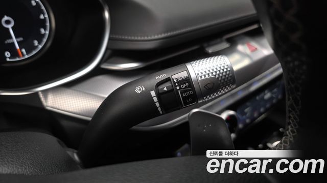 Genesis G80 2022 — photo 27