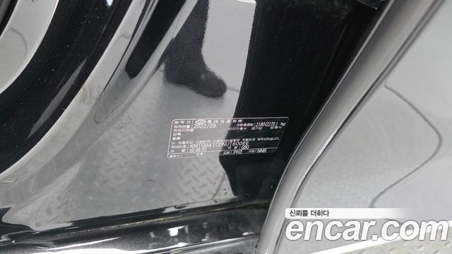 Genesis G80 2022 — photo 35