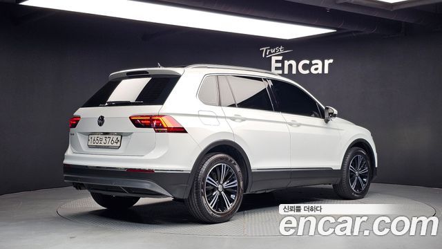 Volkswagen Tiguan 2020 — photo 2