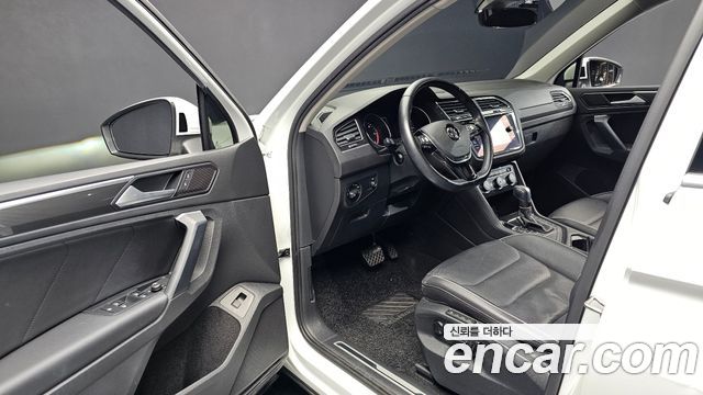 Volkswagen Tiguan 2020 — photo 10