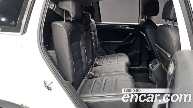 Volkswagen Tiguan 2020 — photo 11