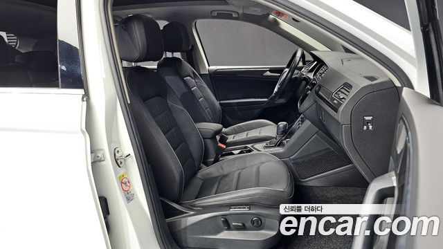Volkswagen Tiguan 2020 — photo 12