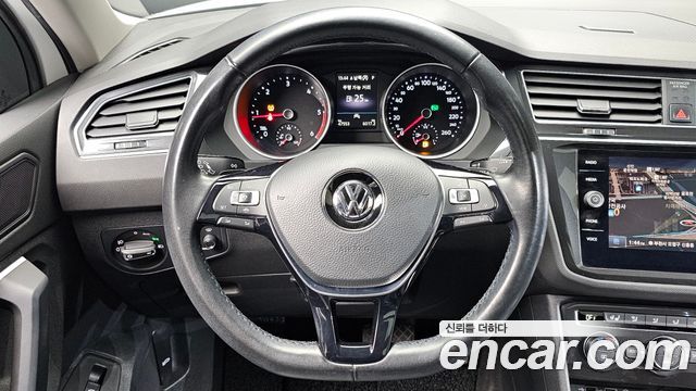 Volkswagen Tiguan 2020 — photo 13