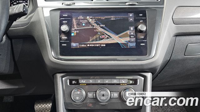 Volkswagen Tiguan 2020 — photo 14
