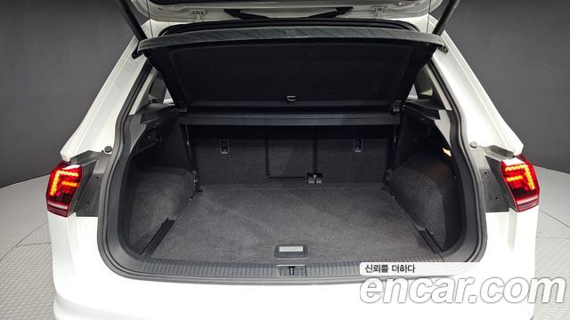 Volkswagen Tiguan 2020 — photo 20