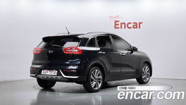 Kia Niro 2017 — photo 2