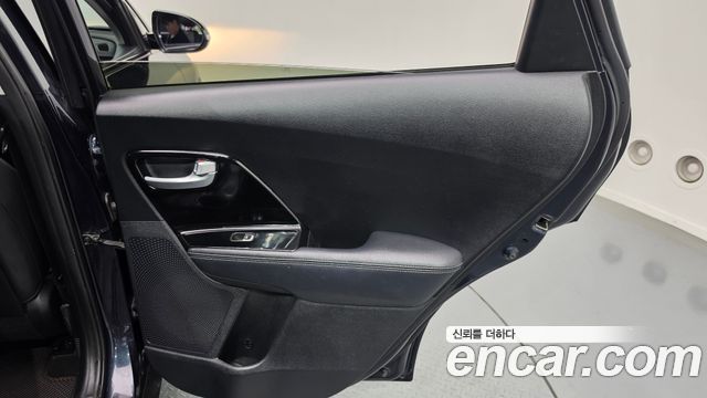 Kia Niro 2017 — photo 15