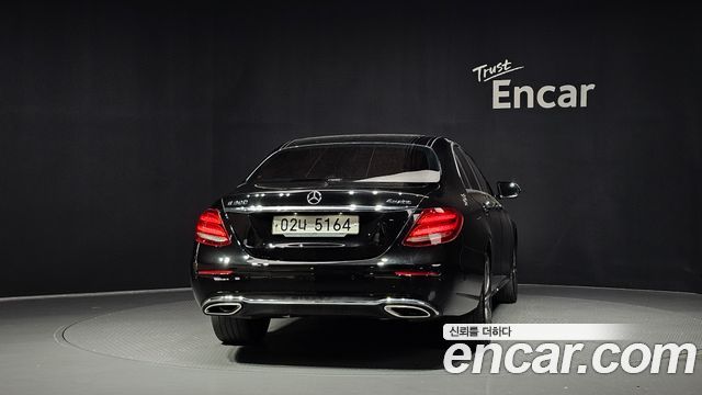 Mercedes-Benz E-Class 2019 — photo 4