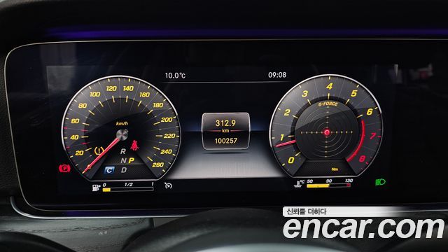 Mercedes-Benz E-Class 2019 — photo 11