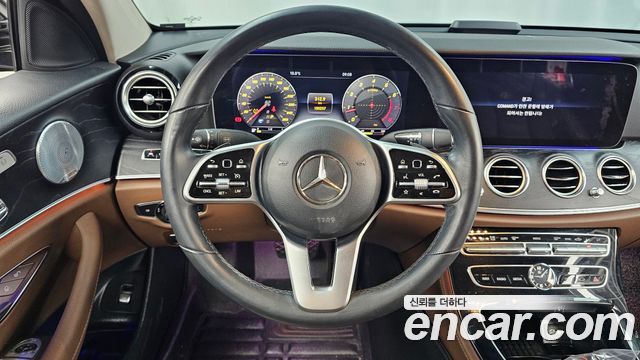 Mercedes-Benz E-Class 2019 — photo 19