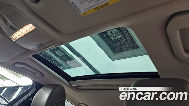 Mercedes-Benz E-Class 2019 — photo 22