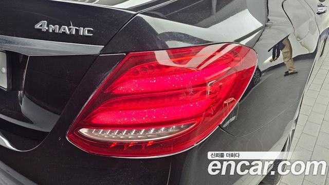 Mercedes-Benz E-Class 2019 — photo 9