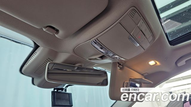 Mercedes-Benz E-Class 2019 — photo 27