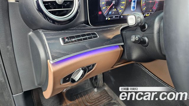 Mercedes-Benz E-Class 2019 — photo 28