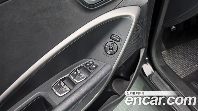 Hyundai Santafe 2016 — photo 25