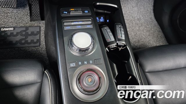 Genesis GV70 2021 — photo 12