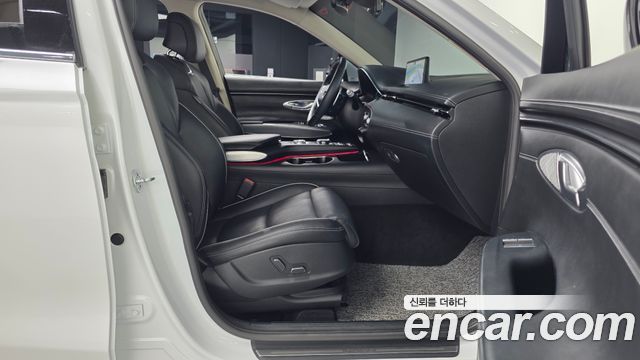 Genesis GV70 2021 — photo 17