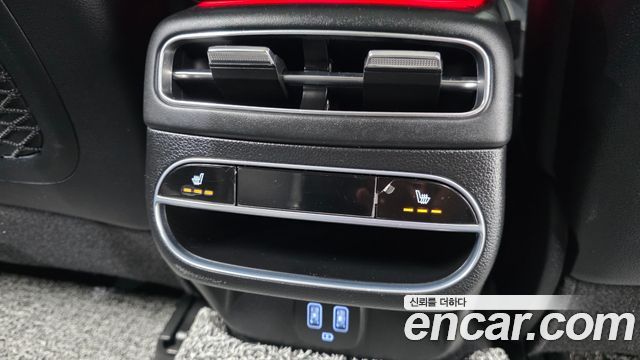 Genesis GV70 2021 — photo 25