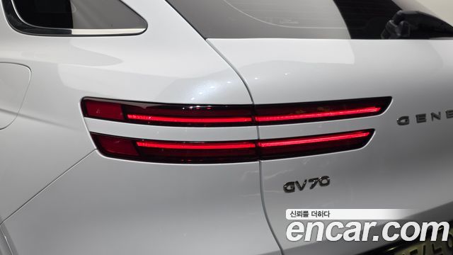 Genesis GV70 2021 — photo 9