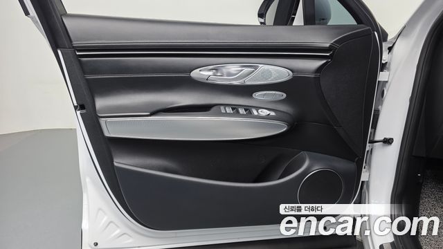 Genesis GV70 2021 — photo 14