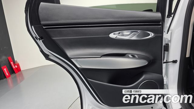 Genesis GV70 2021 — photo 15
