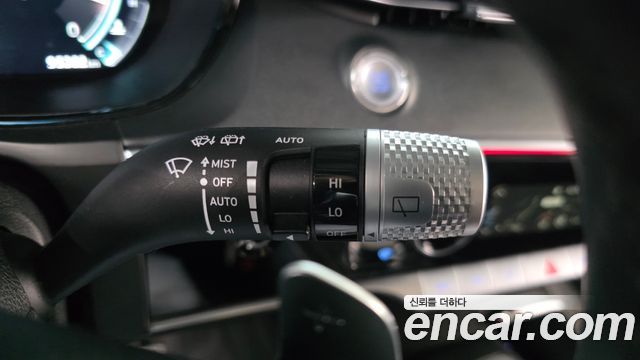 Genesis GV70 2021 — photo 27