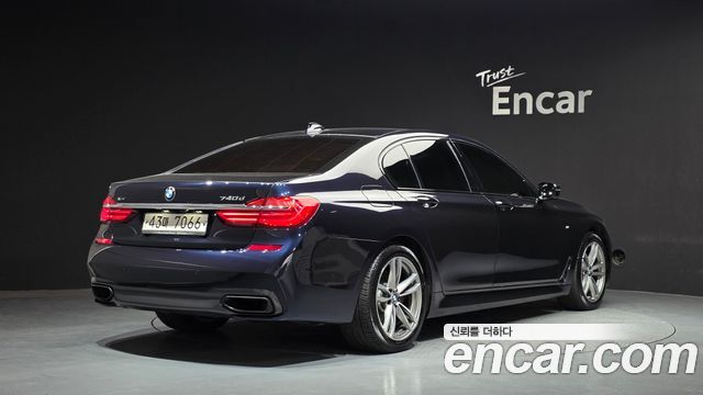 BMW 7-Series 2018 — photo 2