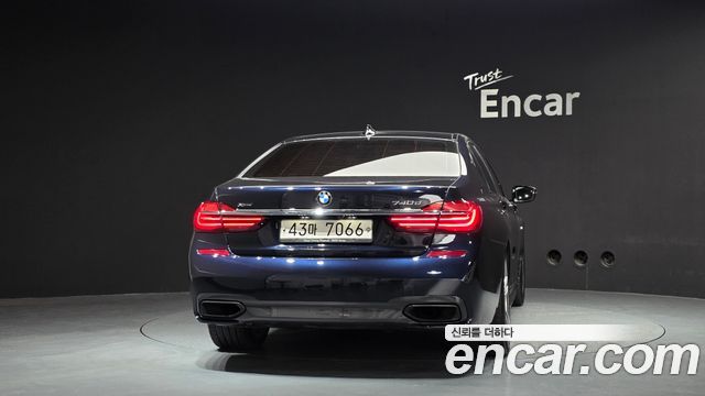 BMW 7-Series 2018 — photo 4