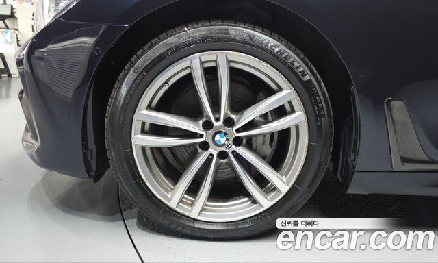 BMW 7-Series 2018 — photo 5