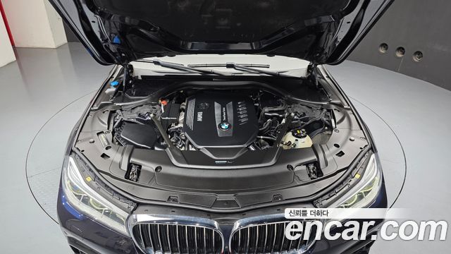 BMW 7-Series 2018 — photo 6