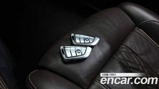 BMW 7-Series 2018 — photo 22
