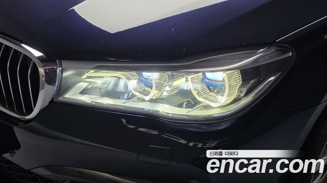 BMW 7-Series 2018 — photo 8
