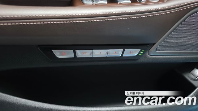 BMW 7-Series 2018 — photo 39