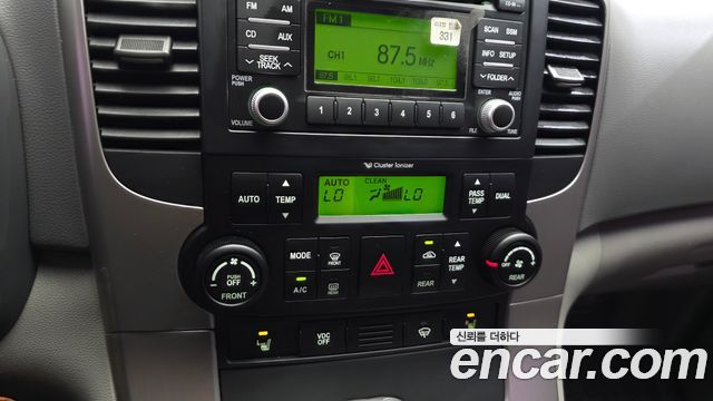 Kia Canival 2013 — photo 25