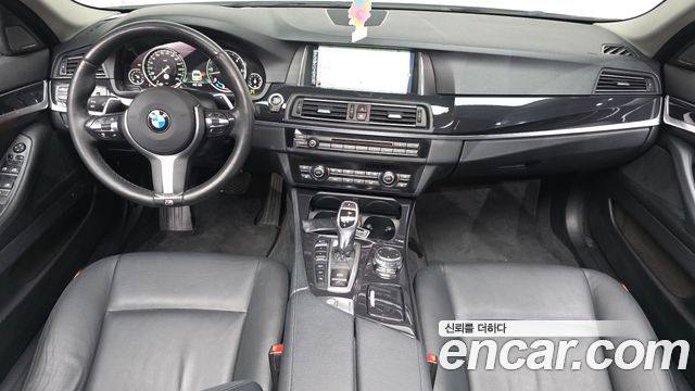 BMW 5-Series 2016 — photo 10