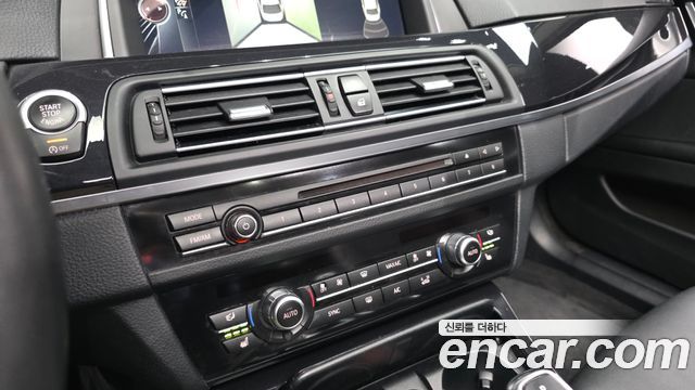 BMW 5-Series 2016 — photo 22