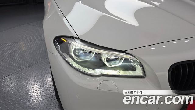 BMW 5-Series 2016 — photo 8