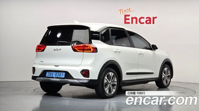 Kia Niro 2023 — photo 2